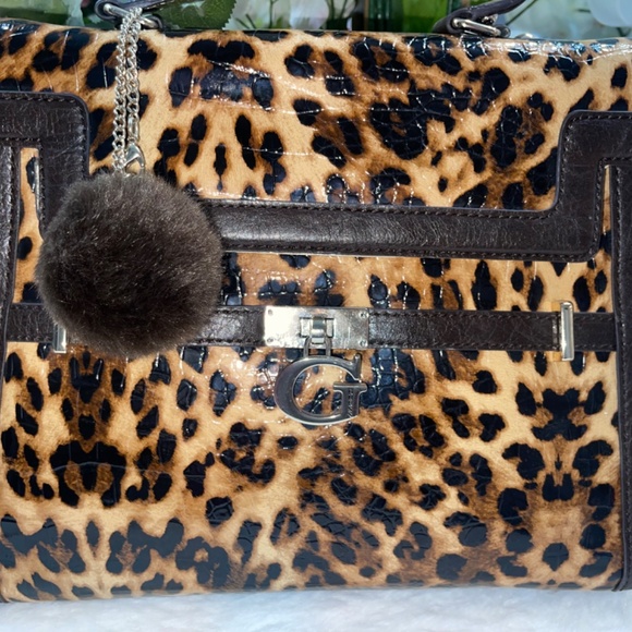 Guess purse - Picture 12 of 13